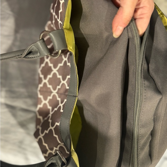 JJ Cole diaper bag- like new condition- 8 outside pockets - 4 inside pockets - Picture 9 of 11